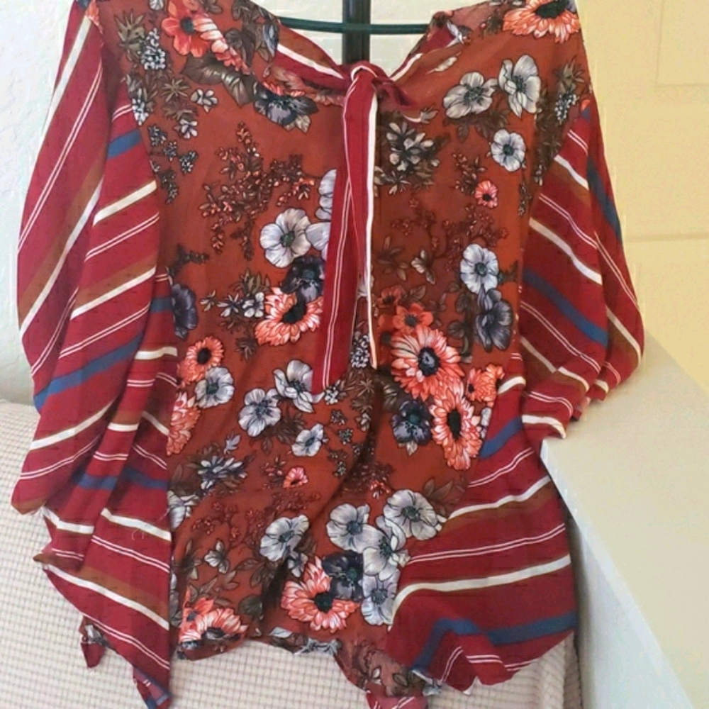 ♥️New UMGEE Floral/ Stripe Blouse - Picture 15 of 16